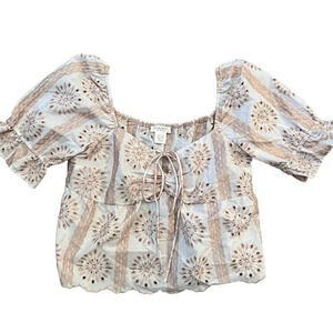 Kirious Women’s Embroidered Sweetheart Neckline Blouse Size Large Eyelet Rose